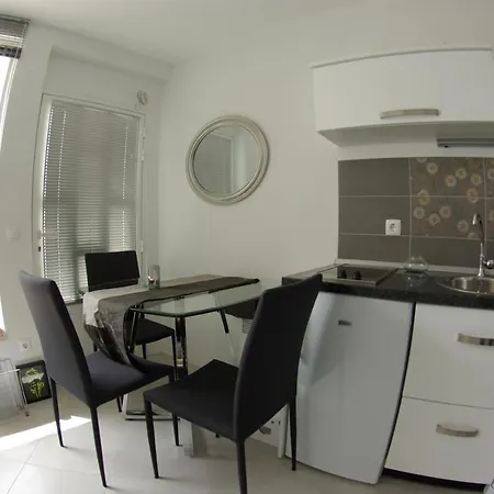 Apartment With A Parking Space - 12063 Makarska