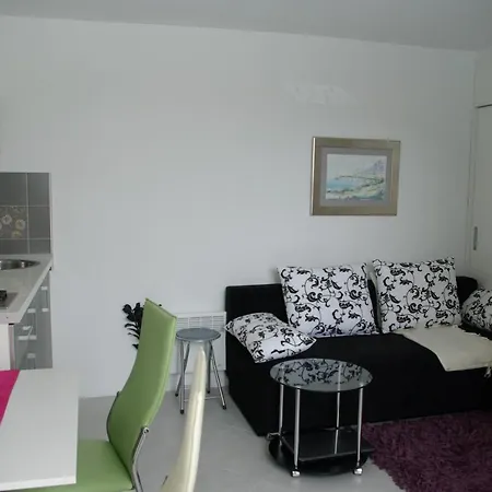 With A Parking Space - 12063 Makarska