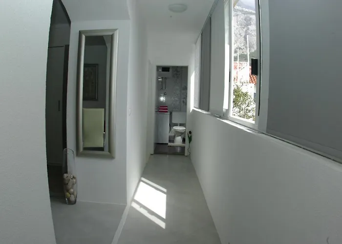 With Parking Space - 12063 דירה *